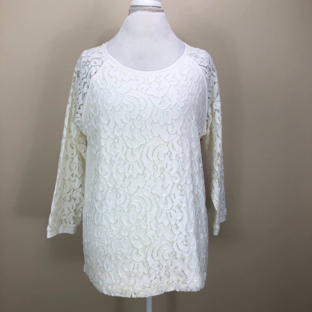 RAFAELLA - NEW!  round neck 3/4 sleeve lace top -SZ L